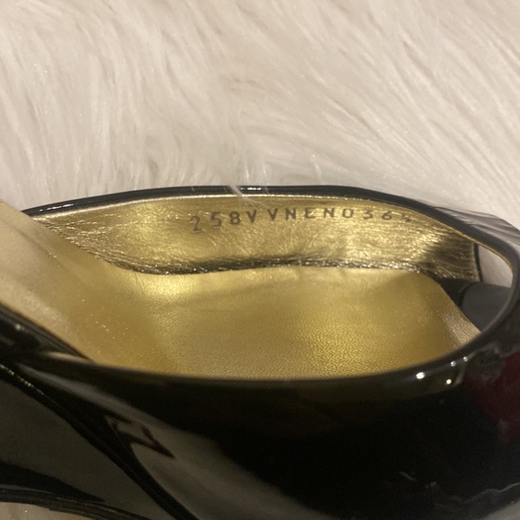 Valentino patent leather Slingback sandals - Picture 10 of 10